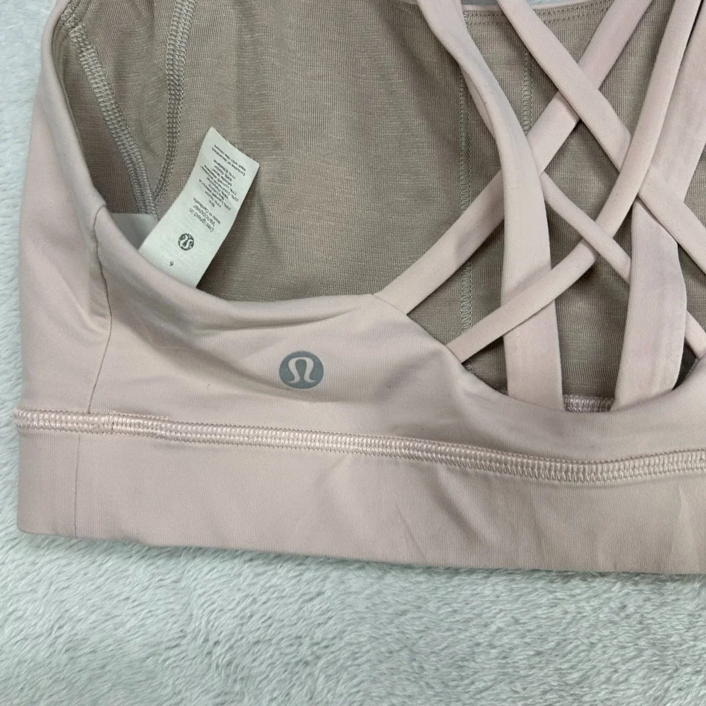 Lululemon Free to Be Sports Bra Women's Light Pink Sweat‎ Wicking Stretch - 6